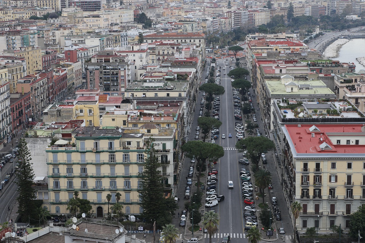 Napoli, festa scudetto con eccessi e violenza: 10 rapine, 7 aggressioni e 120 feriti