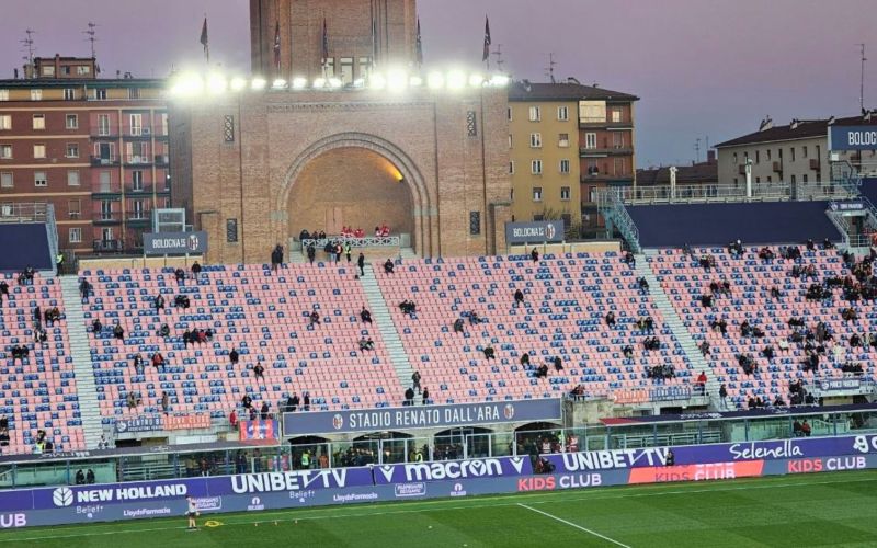 Follia di Rowe e attacco inconsistente: il Bologna prende 4 gol in amichevole