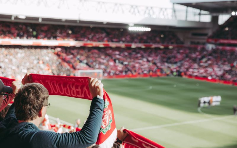 Blues contro Reds finisce 1-1: fischi per Slot da parte dei tifosi del Liverpool