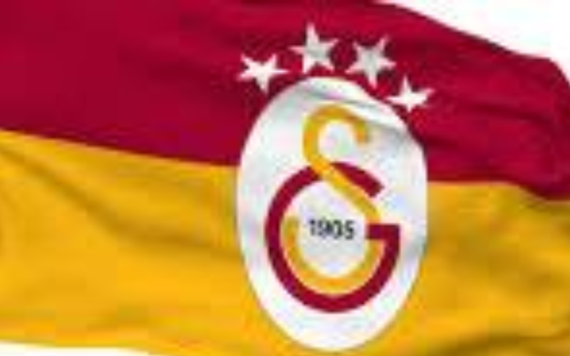 Il Napoli rifiuta l’offerta del Galatasaray: Osimhen andrà via in estate