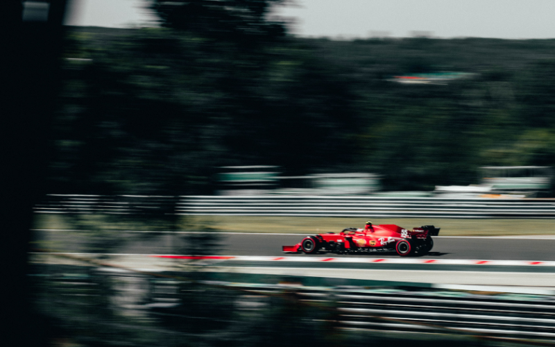 F1, Monza: super Max batte le McLaren, Ferrari giù dal podio