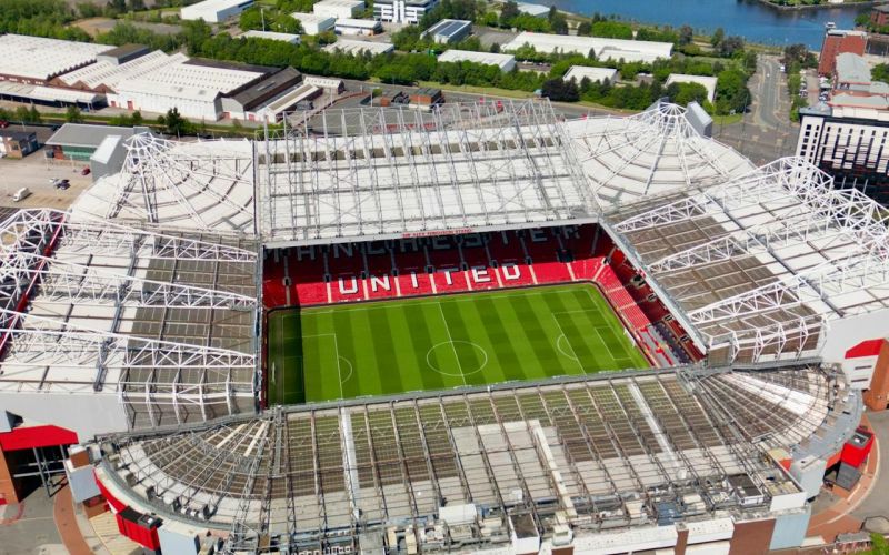 L’Old Trafford ribolle e il Manchester United ipoteca la Champions League