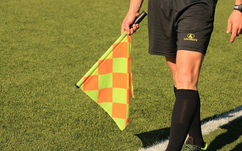 Europa League, le designazioni arbitrali per le sfide europee di Roma e Lazio